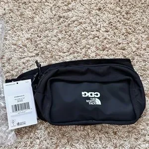 ★大人気★CDG X The North Face Explore Hip Pack Amazon.com | THE NORTH FACE Explore Hip Fanny Pack, Steel